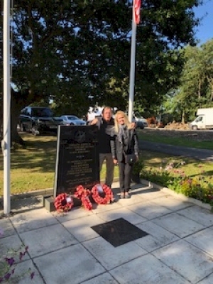 6 240w x 320h px Elizabeth & Roy Elizabeth & Roy.jpg